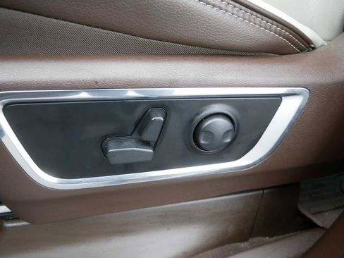 Used 2025 RAM 1500 Laramie image 25