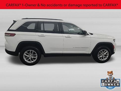 Used 2024 Jeep Grand Cherokee Laredo X AWD/4WD image 3