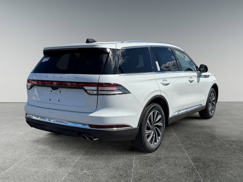 New 2026 Lincoln Aviator AWD image 6