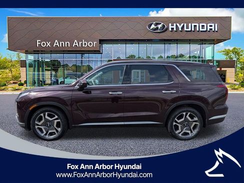 Used 2023 Hyundai Palisade Limited AWD/4WD image 2