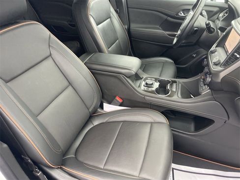 Used 2023 GMC Acadia AT4 image 31