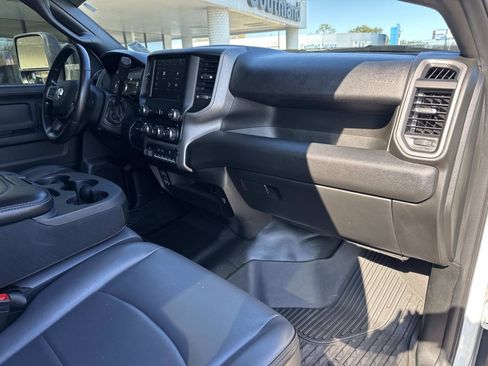 Used 2024 RAM 3500 Tradesman w/ Chrome Appearance Group image 12