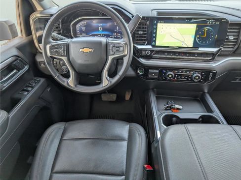 Used 2025 Chevrolet Silverado 3500 LTZ w/ LTZ Convenience Package image 30