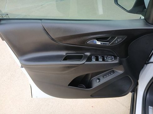 Certified 2022 Chevrolet Equinox Premier w/ LPO, Floor Liner Package FWD image 23