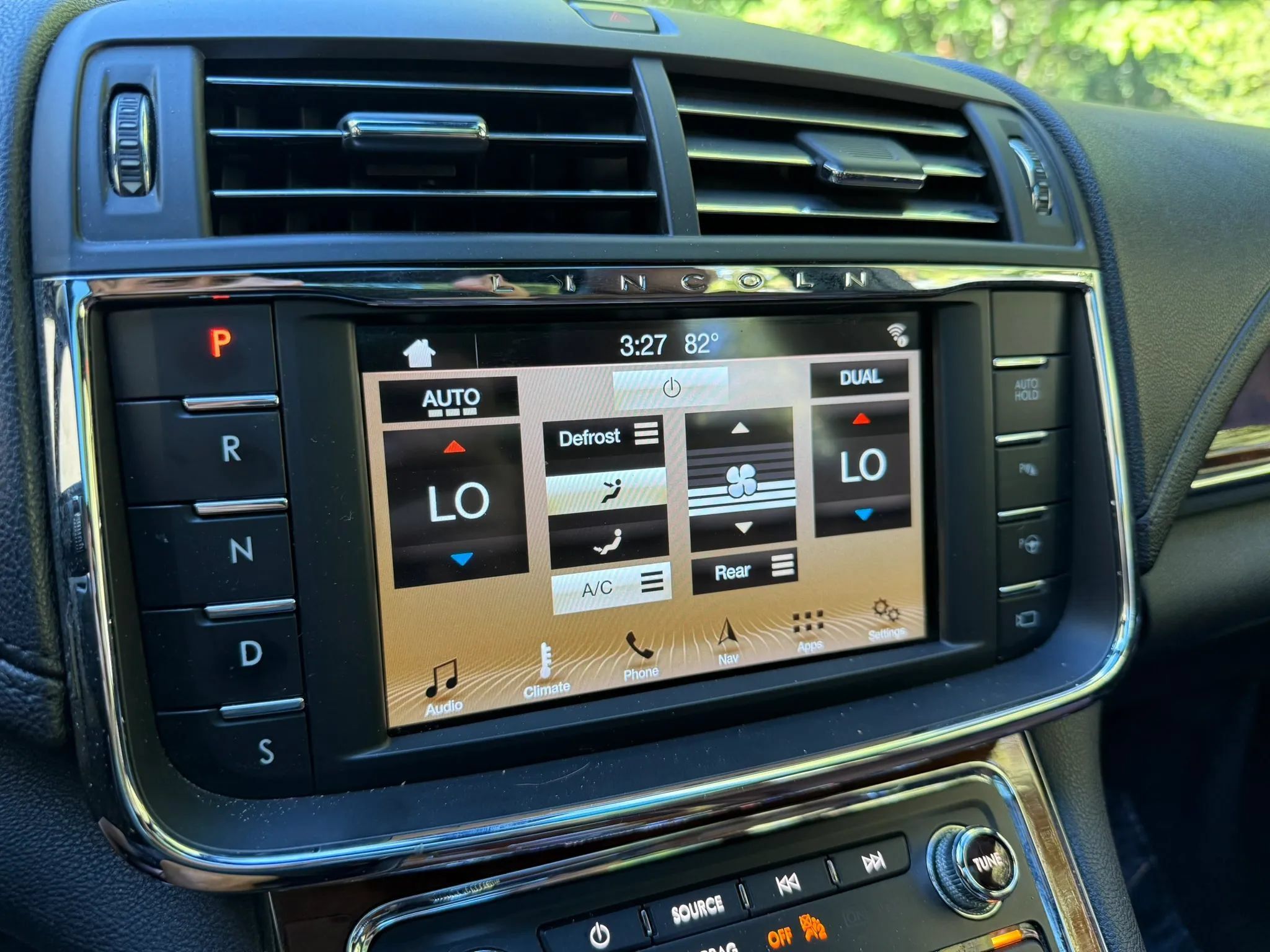 Used 2017 Lincoln Continental Reserve w/ Technology Package FWD image 24