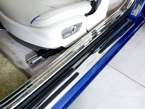 Used 2019 Rolls-Royce Wraith image 18