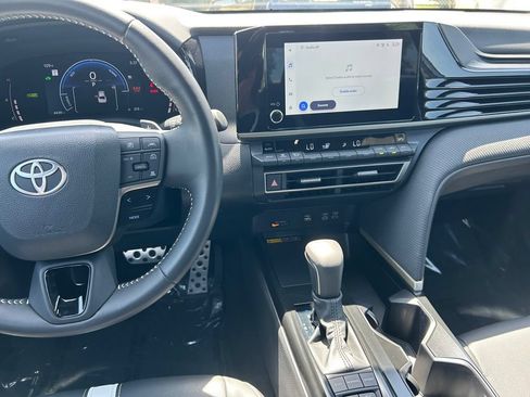 Used 2026 Toyota Camry SE w/ Convenience Package FWD image 17