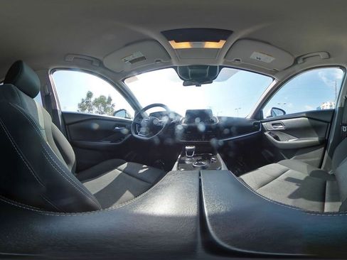 Used 2025 Nissan Rogue SV AWD/4WD image 47