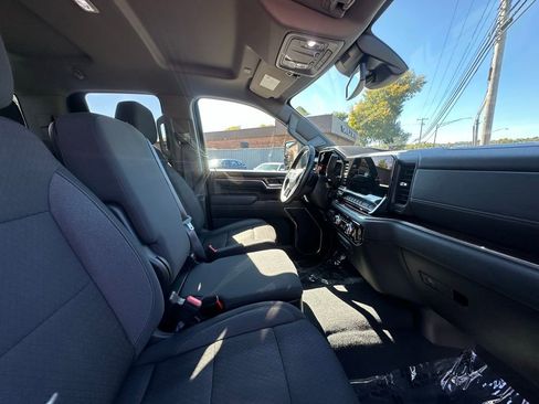 Used 2024 GMC Sierra 2500 SLE w/ SLE Value Package; image 17