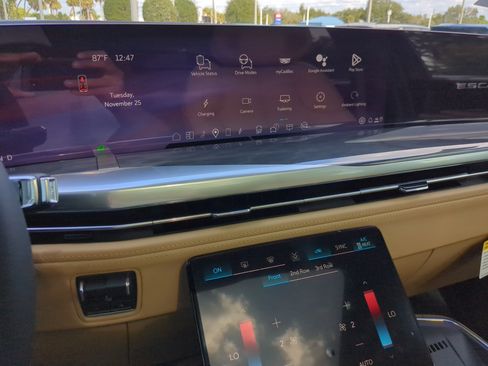 New 2026 Cadillac Escalade IQL Sport 2 image 20