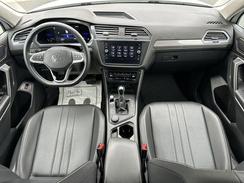 Used 2022 Volkswagen Tiguan SE image 27