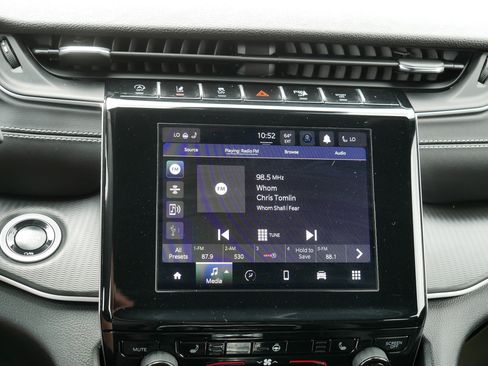 Used 2024 Jeep Grand Cherokee Laredo w/ Luxury Tech Group I AWD/4WD image 22