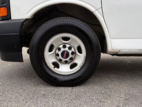 Used 2017 GMC Savana 2500 image 3