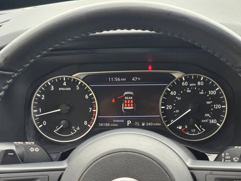 Used 2025 Nissan Pathfinder SV FWD image 33