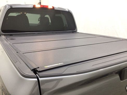 Used 2024 Nissan Frontier SV image 24