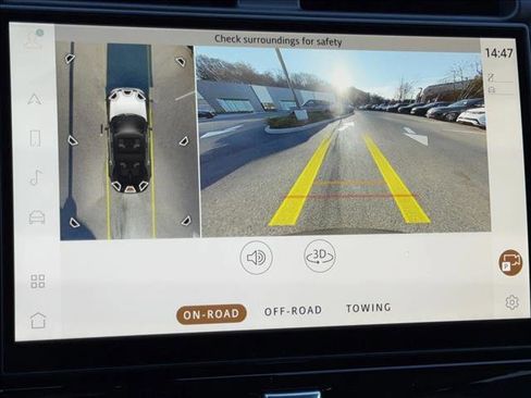 New 2025 Land Rover Discovery Dynamic SE image 25