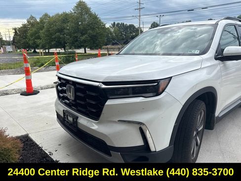 Used 2024 Honda Pilot Elite image 4