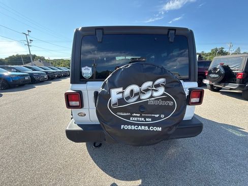 Used 2022 Jeep Wrangler Sport AWD/4WD image 4