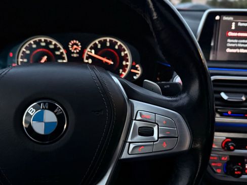 Used 2018 BMW 750i xDrive image 36