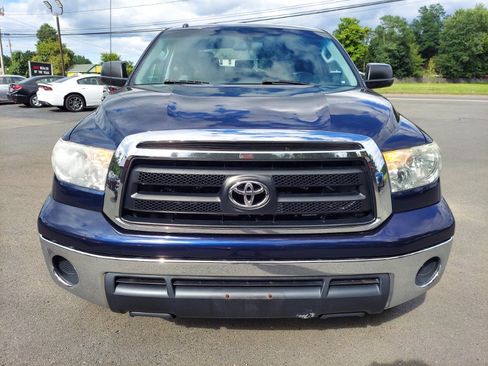 Used 2010 Toyota Tundra 4x4 CrewMax image 2