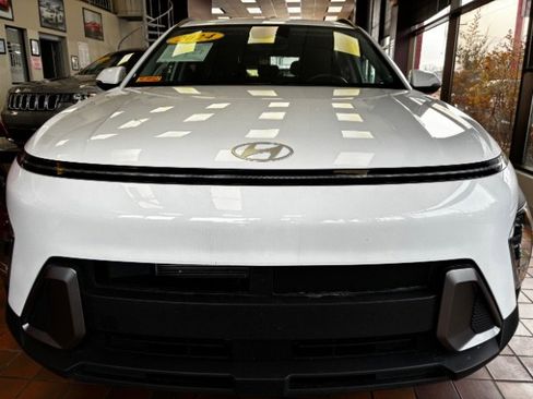 Used 2024 Hyundai Kona SEL image 5