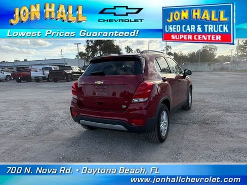Used 2019 Chevrolet Trax LT w/ LT Convenience Package image 12