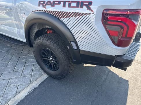 Used 2025 Ford F150 Raptor AWD/4WD image 6