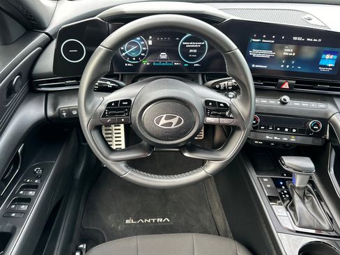 Certified 2025 Hyundai Elantra SEL w/ Cargo Package image 14