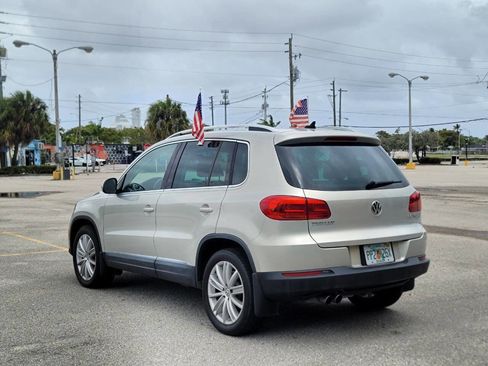 Used 2013 Volkswagen Tiguan SE image 8