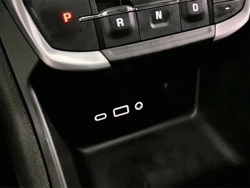 Used 2022 GMC Terrain SLT w/ LPO, Floor Liner Package image 24