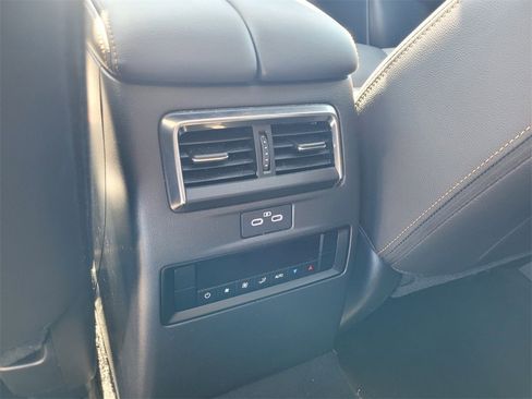 Certified 2025 MAZDA CX-90 3.3 Turbo w/ Preferred Package image 9