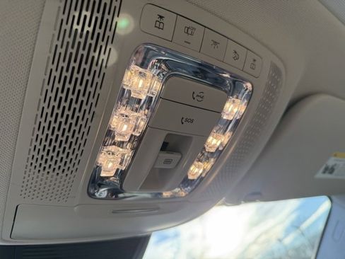 Used 2021 Mercedes-Benz GLE 350 4MATIC w/ Premium Package image 22