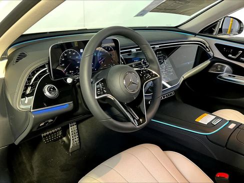 New 2026 Mercedes-Benz E 450 4MATIC All-Terrain Wagon image 9