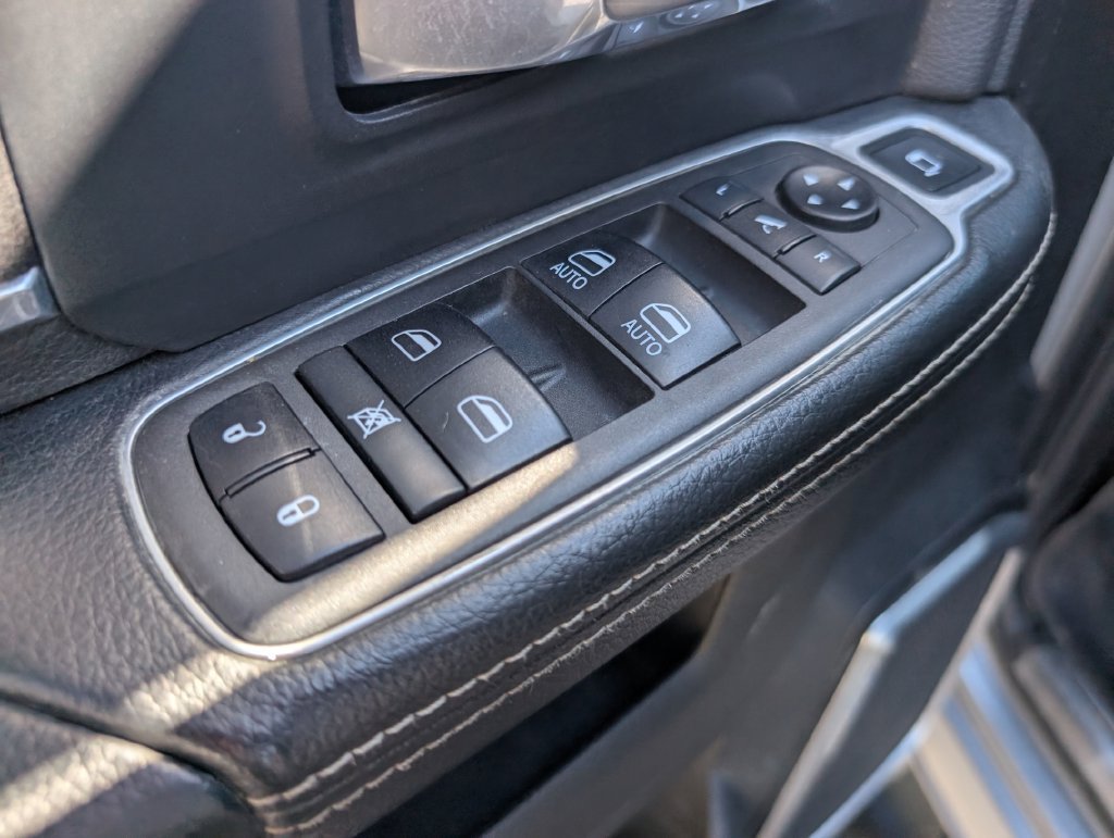 Used 2021 RAM 2500 Laramie w/ Night Edition AWD/4WD image 17