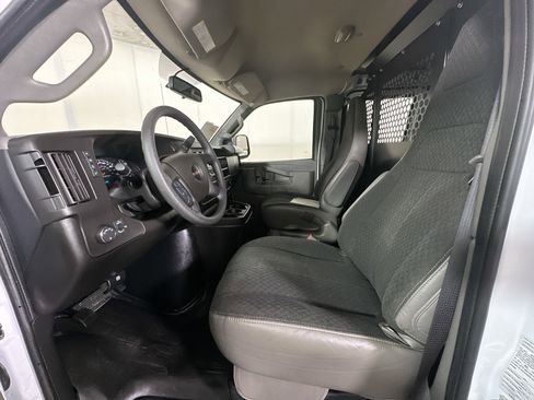 Used 2024 GMC Savana 2500 Work Van w/ Driver Convenience Package image 12