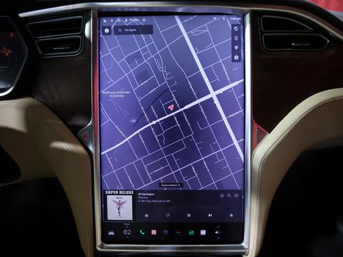 Used 2016 Tesla Model X 90D AWD/4WD image 17