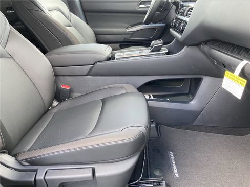 New 2026 Nissan Pathfinder SL image 34