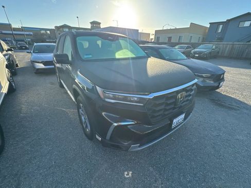 Used 2023 Honda Pilot EX-L image 2