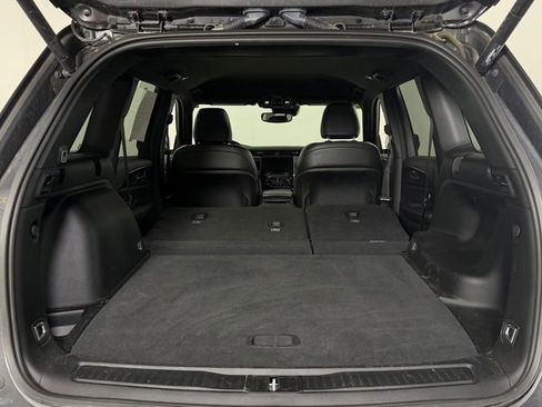 Used 2023 Jeep Grand Cherokee Altitude AWD/4WD image 12