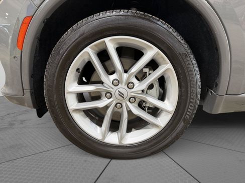 Used 2025 Dodge Durango GT AWD/4WD image 3