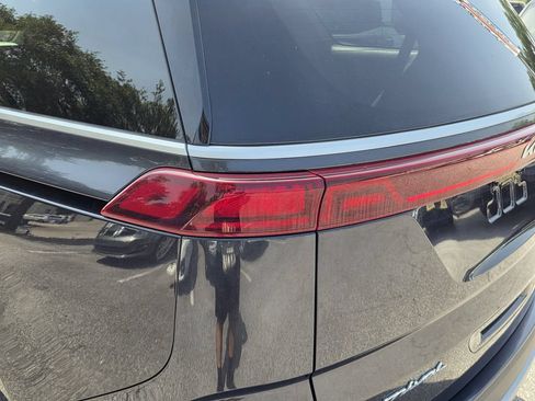 Used 2022 Kia Carnival LX FWD image 7