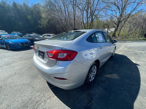 Used 2016 Chevrolet Cruze LS image 8