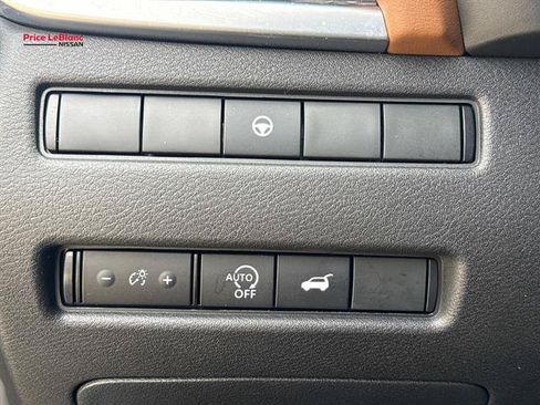 Used 2025 Nissan Rogue Platinum AWD/4WD image 20