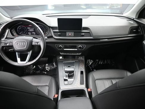 Used 2020 Audi Q5 e Premium Plus w/ Premium Plus Package AWD/4WD image 24