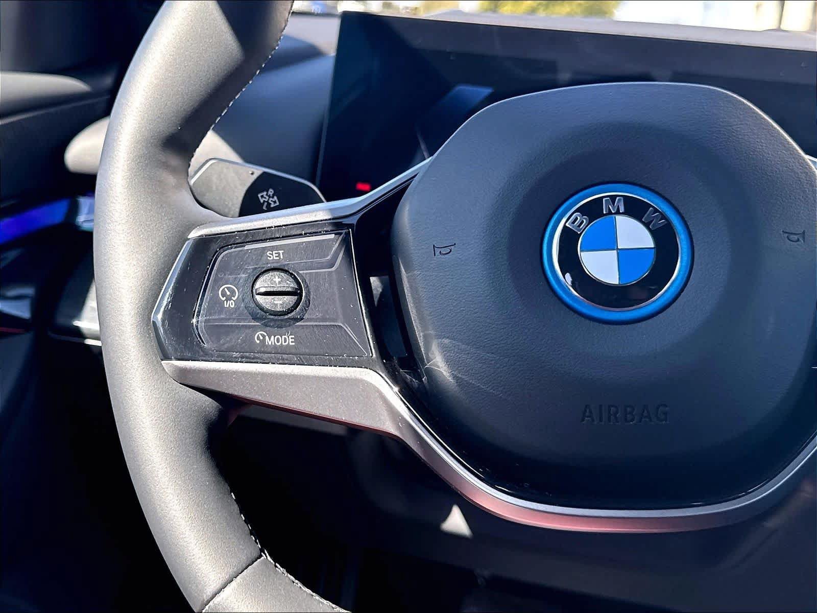 Used 2026 BMW i5 eDrive40 AWD/4WD image 13