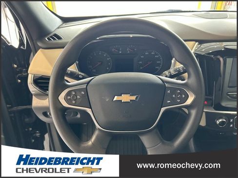 Used 2023 Chevrolet Traverse LS FWD image 18