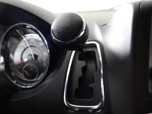 Used 2020 Dodge Grand Caravan SXT FWD image 43