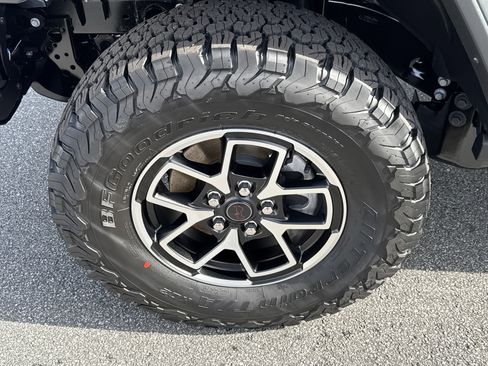 New 2026 Jeep Wrangler Unlimited Rubicon w/ Steel Bumper Group image 14