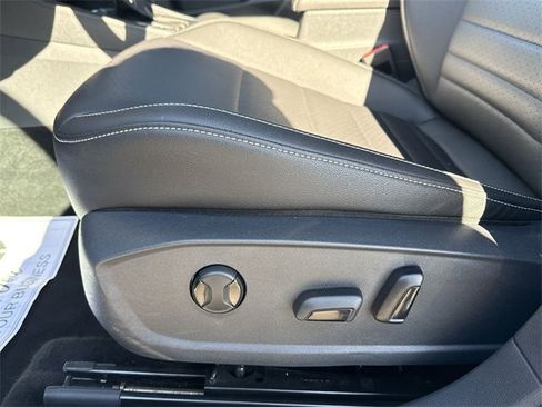 Used 2024 Volkswagen Jetta SE image 14