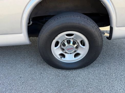 Used 2015 GMC Savana 3500 LT w/ LT Preferred Equipment Group image 45